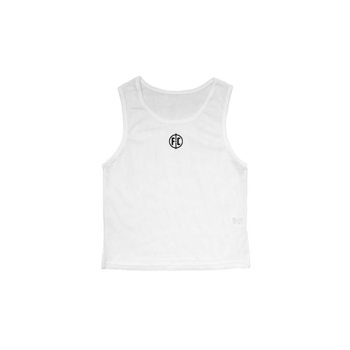 The First Kicks bib is specifically designed to fit kids making their debut in the beautiful game. Fits ages 5-8.