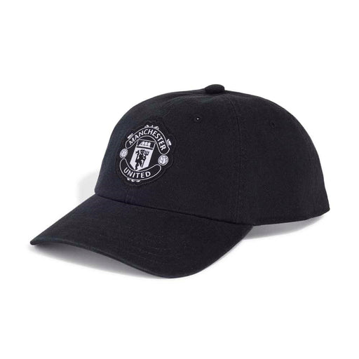 Manchester United dad cap in black and white with embroidered club crest
